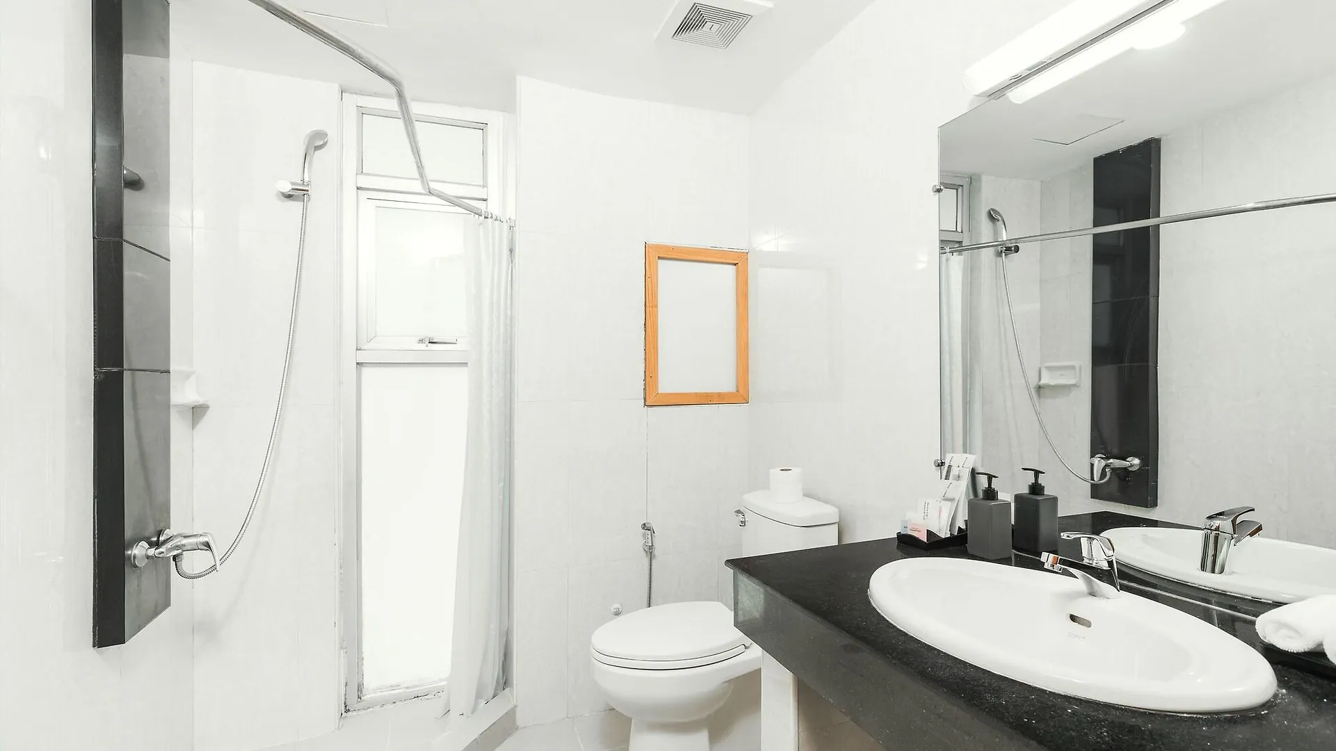 The Hub Hotel Gyogon  Yangon