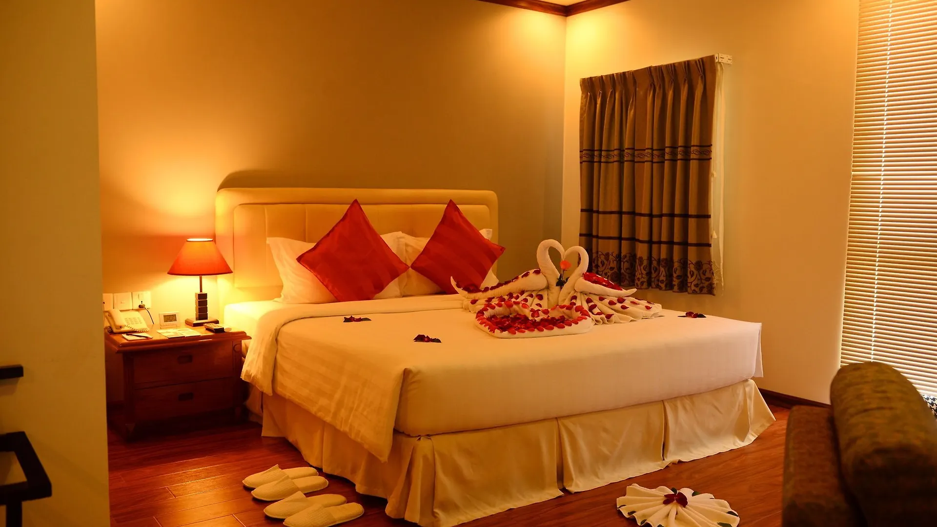 The Hub Hotel Gyogon 3*, Yangon