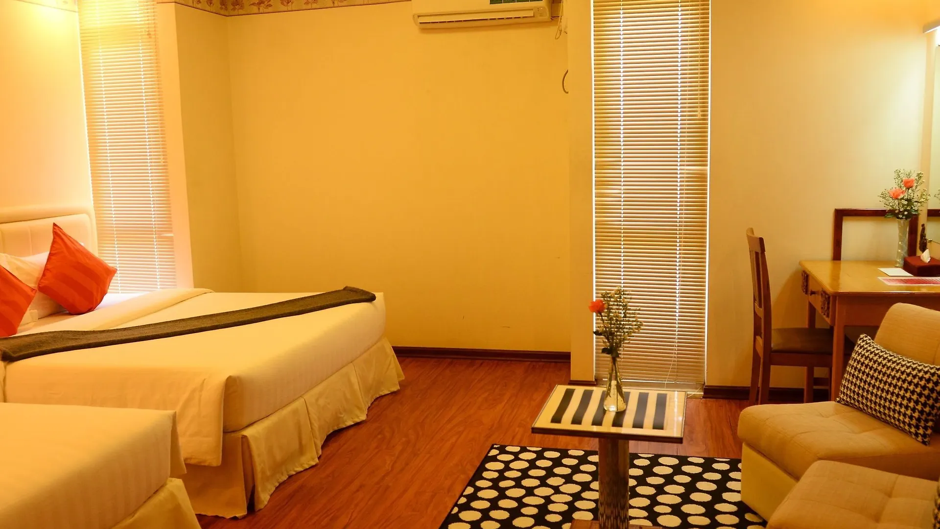 The Hub Hotel Gyogon 3*, Yangon